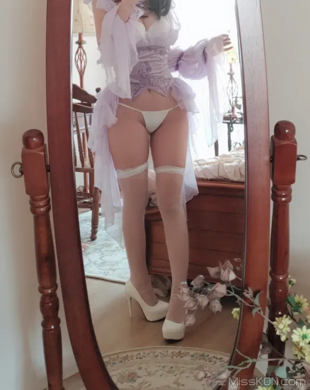 Coser@日奈娇: 睡美人 自摄 (44 photos)
