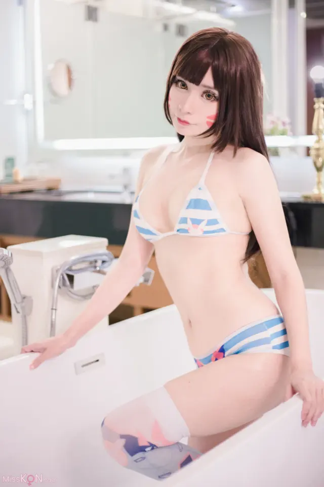 Coser@MeenFox: Sexy D.Va (18 photos)