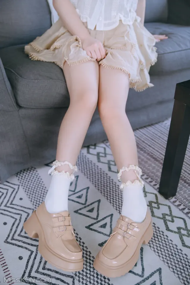Coser@日奈娇: 人妻 (146 photos)