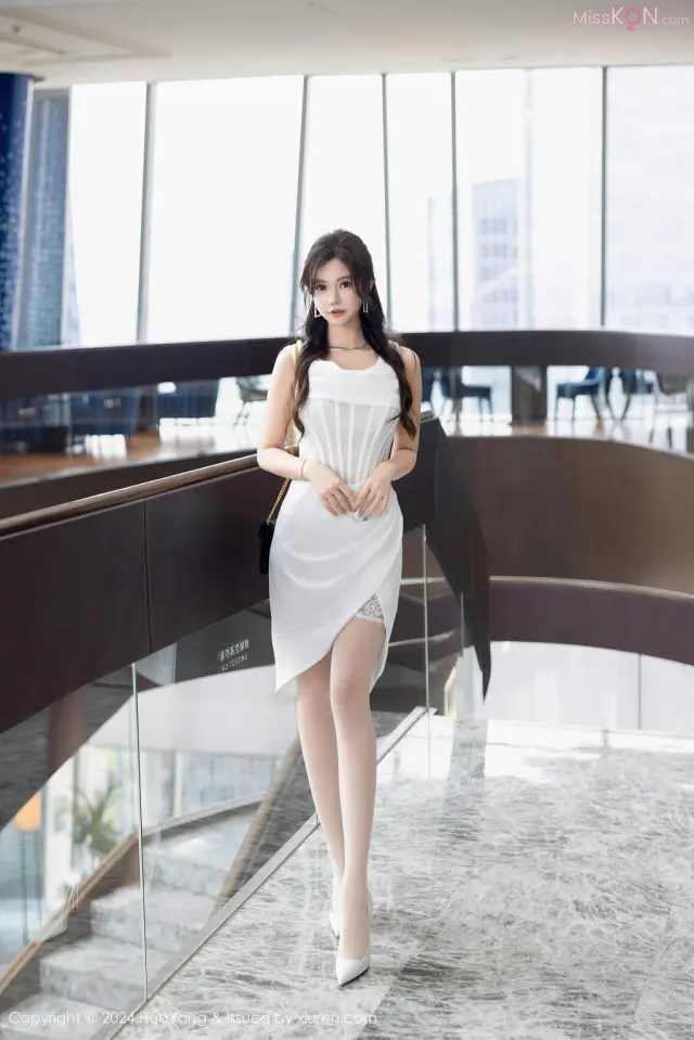 HuaYang Vol.612: Ula (绮里嘉) (87 photos)