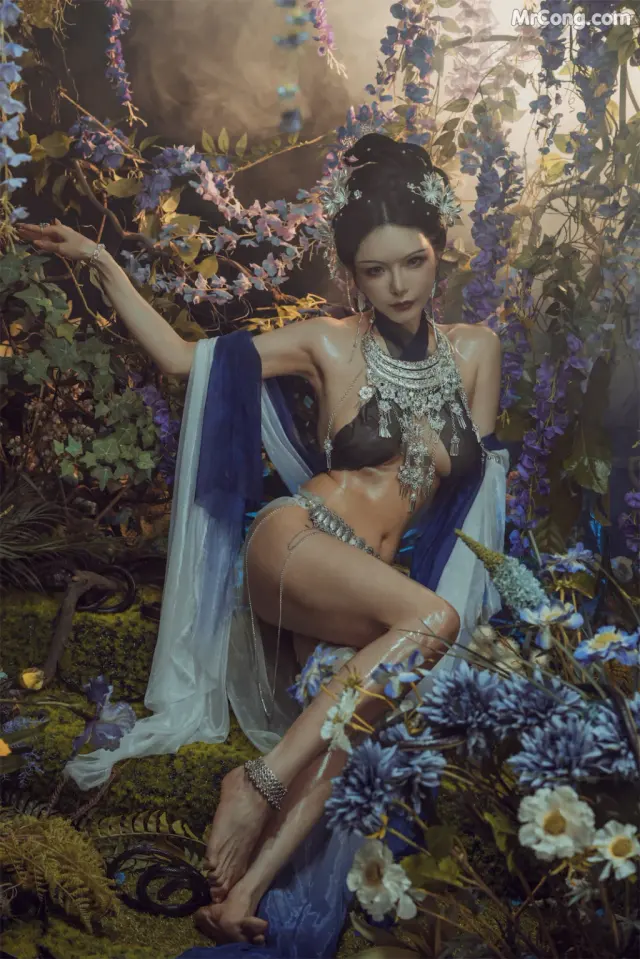 Coser@Xia Xiao Qiu Qiu Qiu (夏小秋秋秋) No.069: 紫 (40 photos + 1 video)
