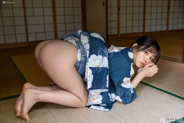 Mei Itsukaichi 五日市芽依 – Graphis Special Gravure Vacation Vol.3 (20 photos)