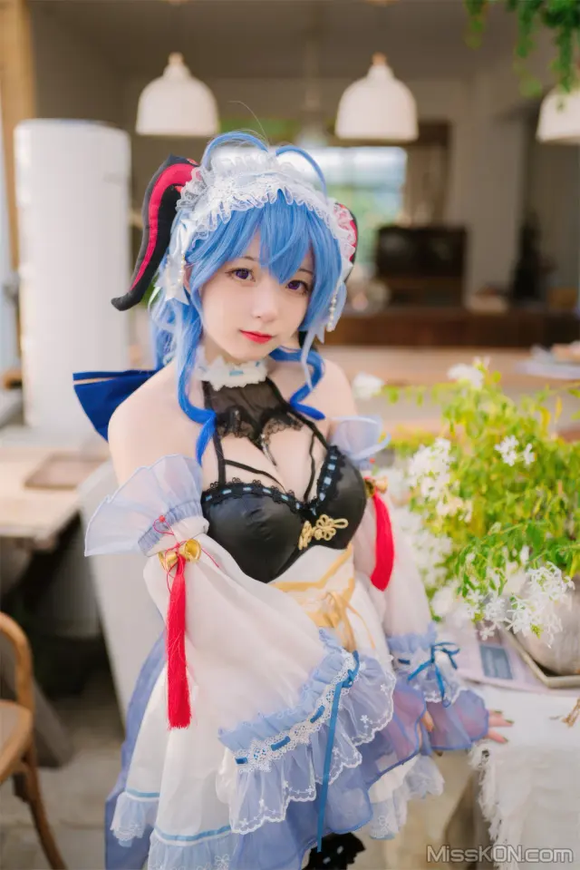 Coser@花铃: 甘雨女仆 (41 photos)