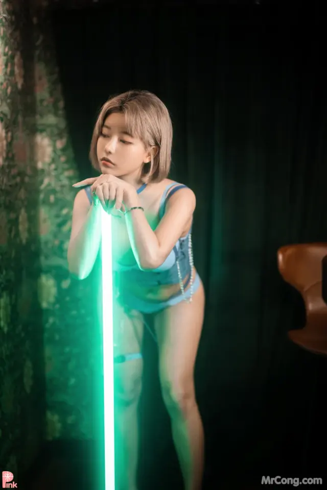 [PINK] U.Hwa (은유화): Secret Present No.02 (144 photos)