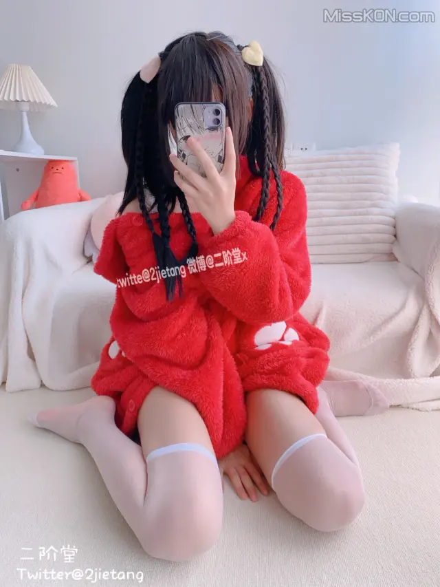 Coser@二阶堂: 红色熊衣 (134 photos + 1 video)