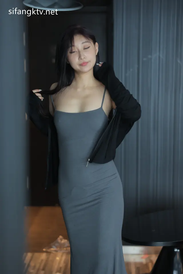 Xiuren Uncensored 顾楚楚Maily – R18 秀人网模特 新晋女神 多套制服惑力十足 EP.08 (200 photos)