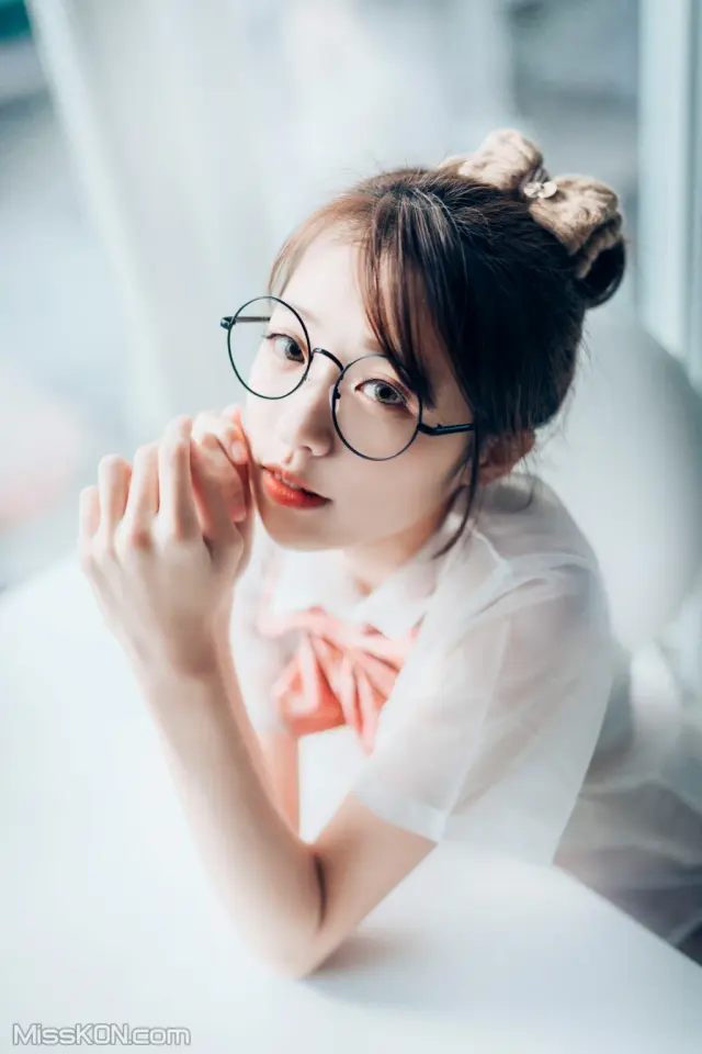 [JVID] 妍妍 Angel: 女孩在trasmart制服與眼鏡 (155 photos)