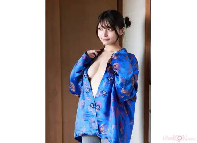 [JP] Nitori Sayaka (似鳥沙也加): 旬撮ガール Vol.4 振り向けばインスタ女王 (15 photos)