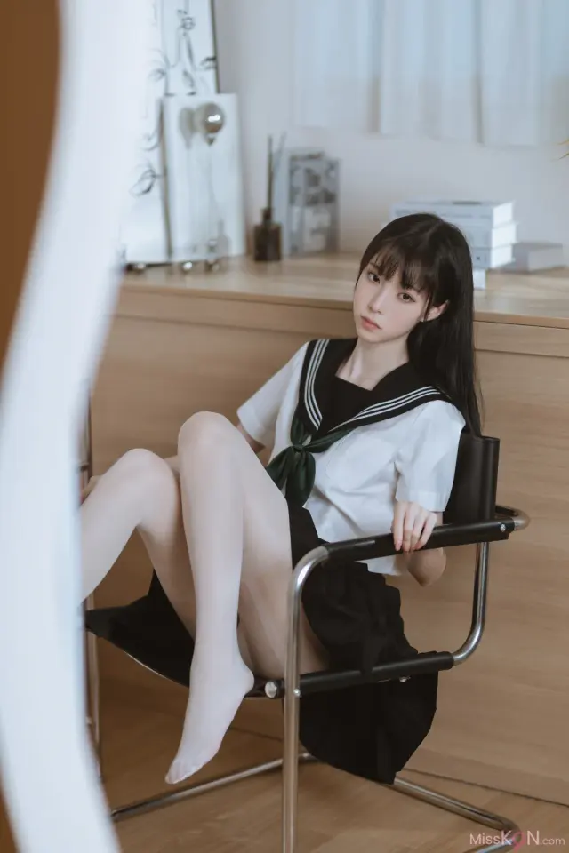 Coser@许岚LAN: 白丝水手服 (40 photos)