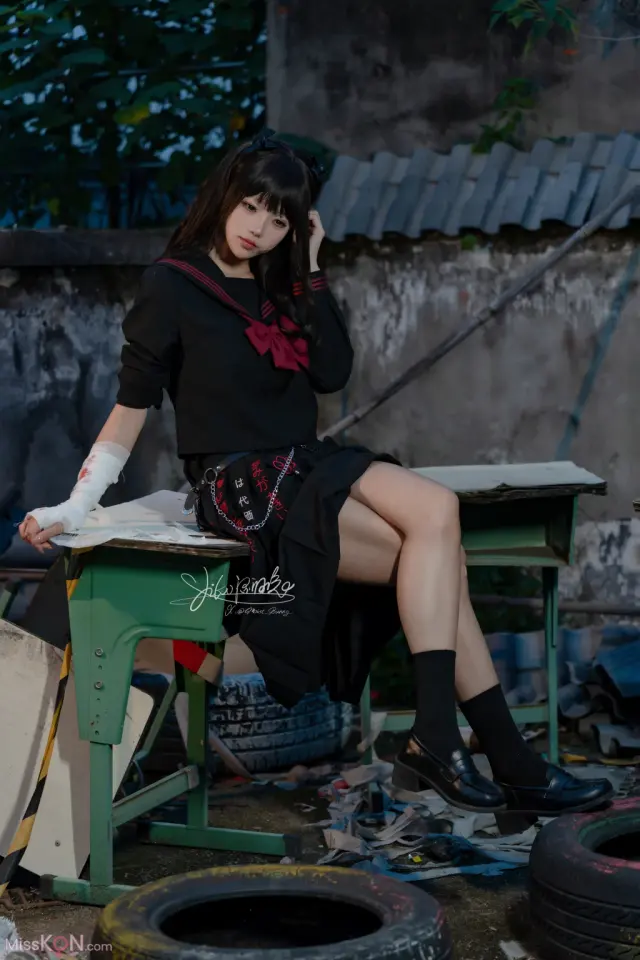 Coser@黏黏团子兔: 不良女高 (74 photos + 1 video)