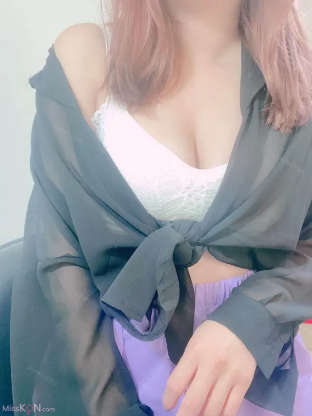 爆乳美容師 超漂亮的粉色!所有作品中最漂亮的一個 (41 photos + 1 video)
