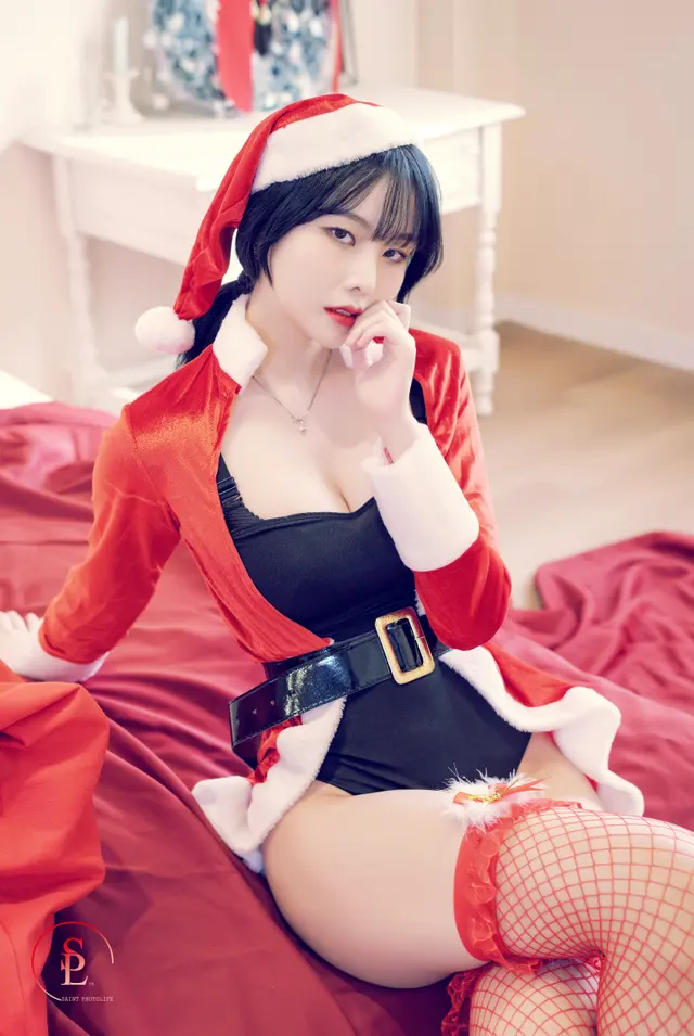SAINT Photolife – Yuna (유나): Vol.24 Merry Yuna’s Xmas (65 photos)
