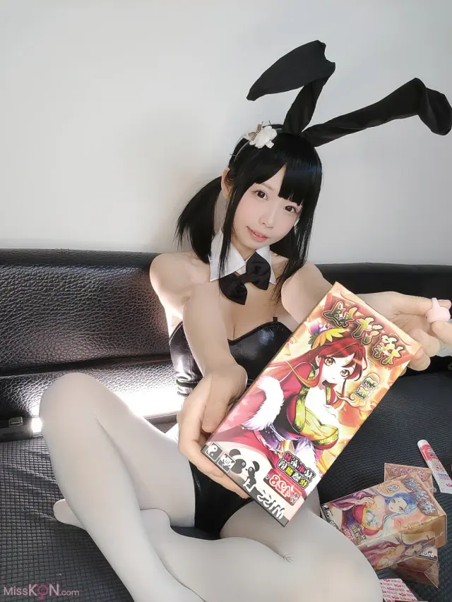 Coser@十万珍吱伏特: 黑兔 (60 photos)