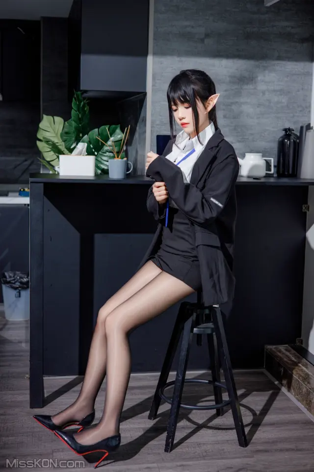 Coser@桜桃喵: 精灵OL (46 photos)