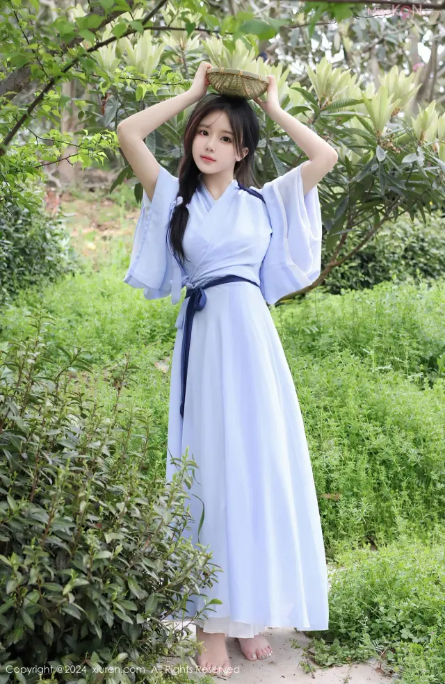 XIUREN No.8386 – 8395 (843 photos)