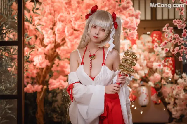 Coser@蜜汁猫裘 Vol.084: 可畏巫女 (50 photos + 4 videos)