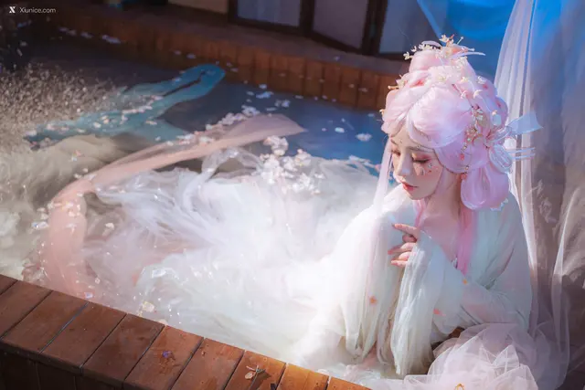 Coser@爆机少女喵小吉 (Nekokoyoshi) 临江仙 (81 photos)
