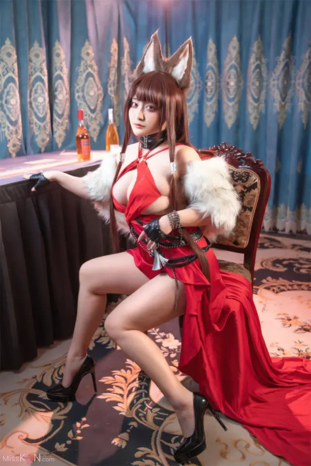 Coser@洛璃LoLiSAMA: 碧蓝航线 赤城 礼服 (53 photos)
