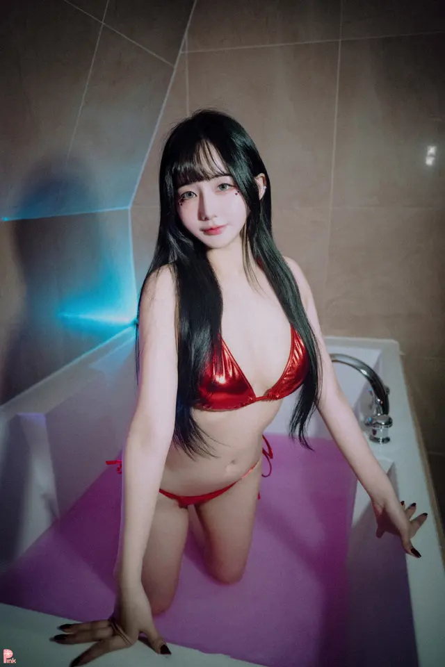 [PINK] Han Jina (한지나): Bikini (70 photos)