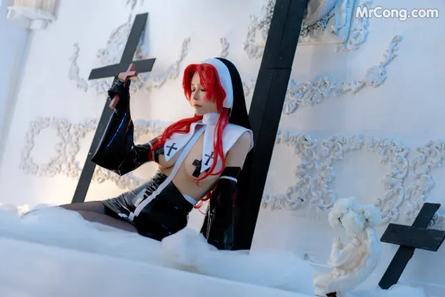 Coser@Xia Xiao Qiu Qiu Qiu (夏小秋秋秋) No.022: 红发修女 (12 photos)