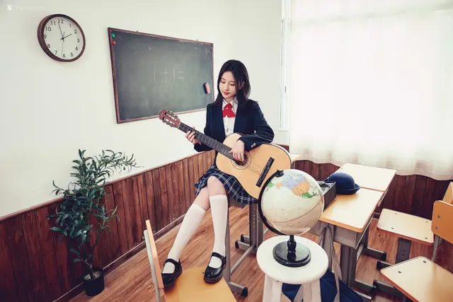 Coser@年年Nnian – 月刊少女 (36 photos)