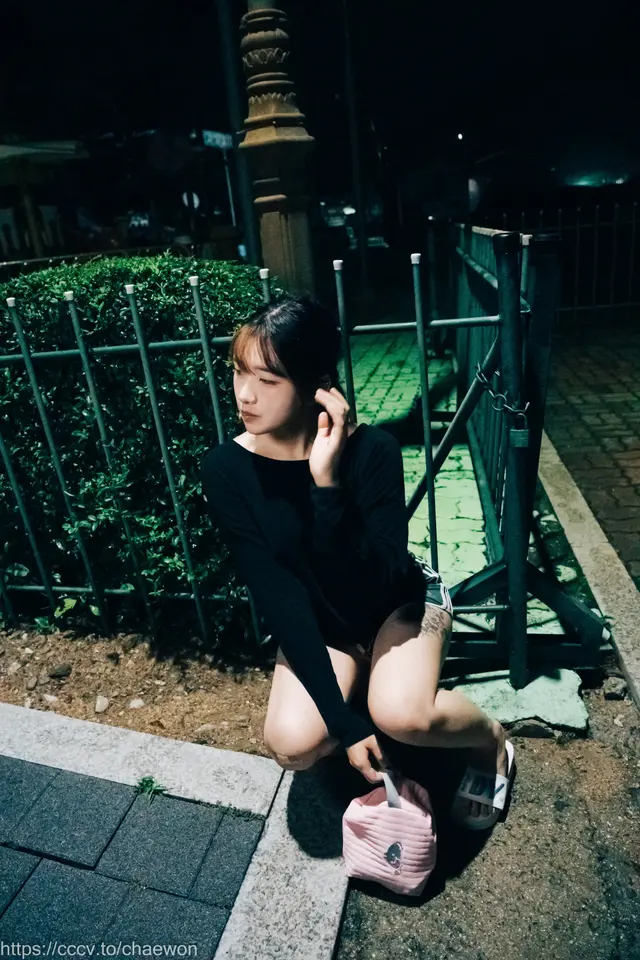 [Loozy] SonSon (손손): Public Toilet