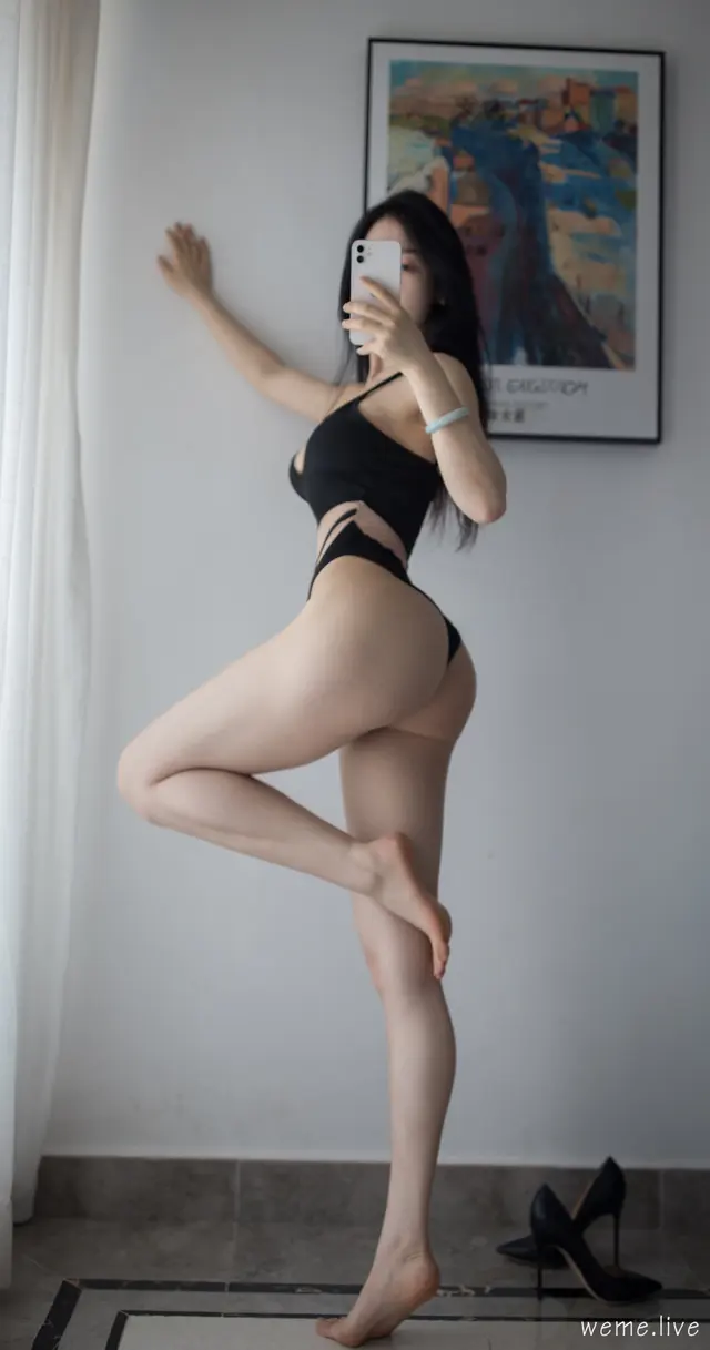 张鑫baby – 白色蕾丝 (55 photos)