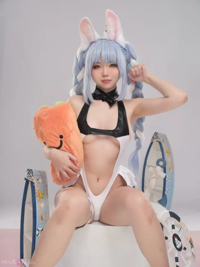 Coser@ZinieQ: Hololive Pekora (17 photos + 2 videos)