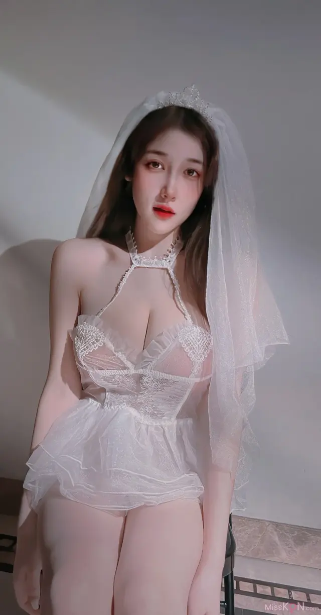 可可西yyy: 纯情婚纱下的RQ (26 photos + 7 videos)