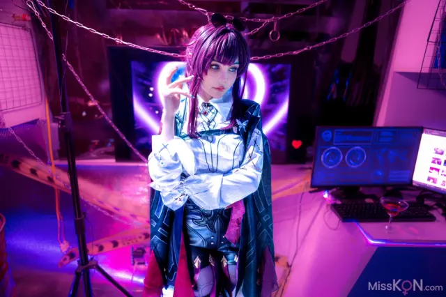 Coser@Joyce Lin: Kafka (65 photos)