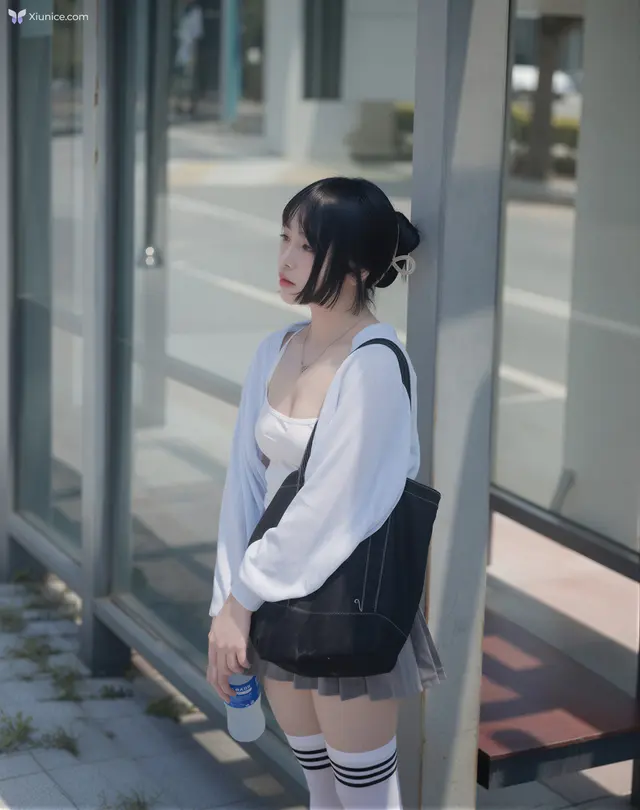 AI Refined Pur3 M3d4 Vol.293 (31 photos)