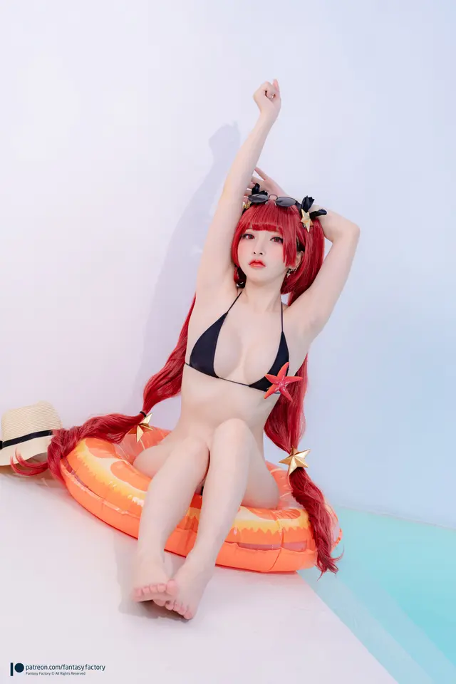 [Fantasy Factory] 小丁 – Cosplay 写真 – 檀香山泳衣 (29 photos)