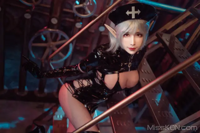 Coser@翎柒菜菜 No.012: 暗黑护士 (23 photos)