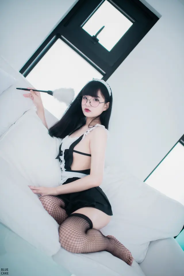 [BLUECAKE] Jeong Jenny (정제니): WHITE