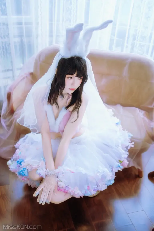 Coser@桜桃喵: 花嫁兔 (54 photos + 2 videos)