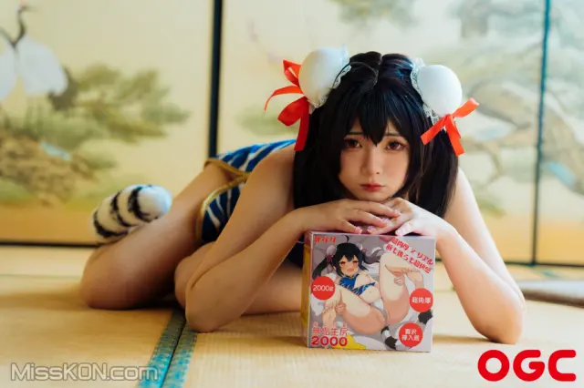 Coser@落落Raku: Saintess Hunting Banquet (15 photos)