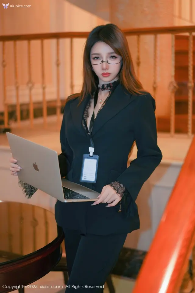 Xiuren秀人网 4K No.11007 桃桃夭夭twins (83 photos)