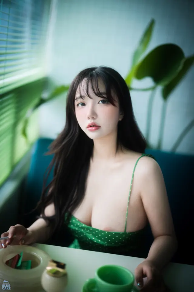 [BLUECAKE] Son Ye-Eun (손예은): Nothing RED