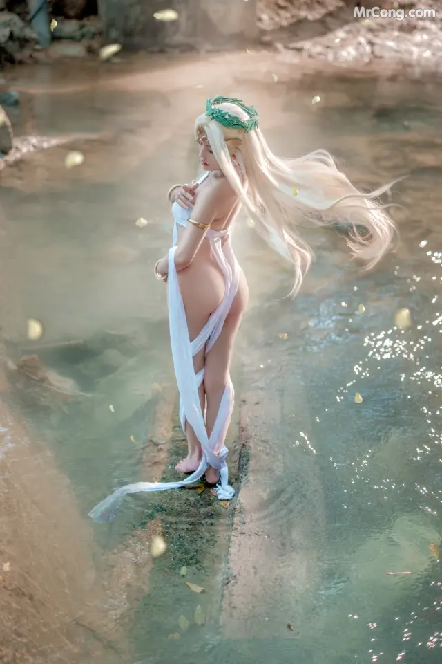 Coser@一笑芳香沁 No.027: 黑兽白精灵 (42 photos)