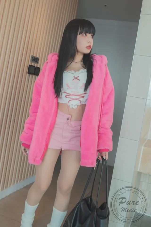 Pure Media Vol.268: Hina (히나)