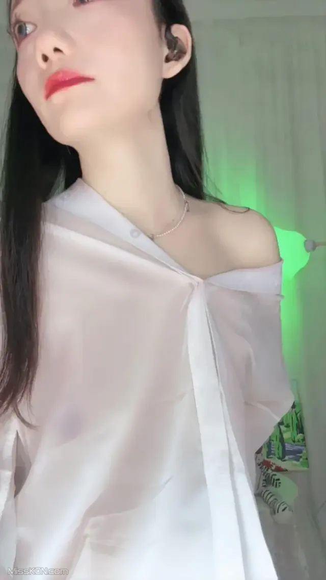 宝格美: 很有气质的熟女御姐 下海福利 (20 photos + 3 videos)