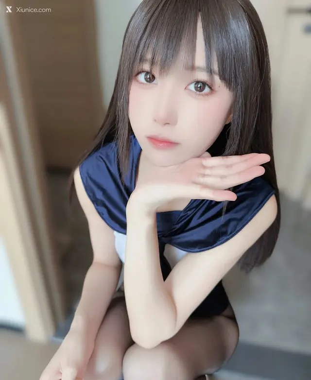 Coser@布丁大法 (Pudding Dafa) 无内黑丝蜜臀美腿 (95 photos)