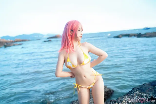 Coser@七七娜娜子: 穗香泳衣 (31 photos + 4 videos)