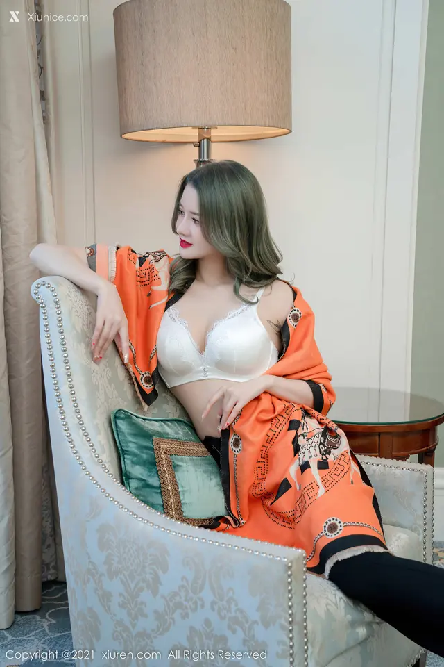 XIUREN No.4374: 文芮jeninfer (51 photos)