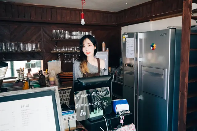 [Loozy] Bambi (밤비): Cafe Alba