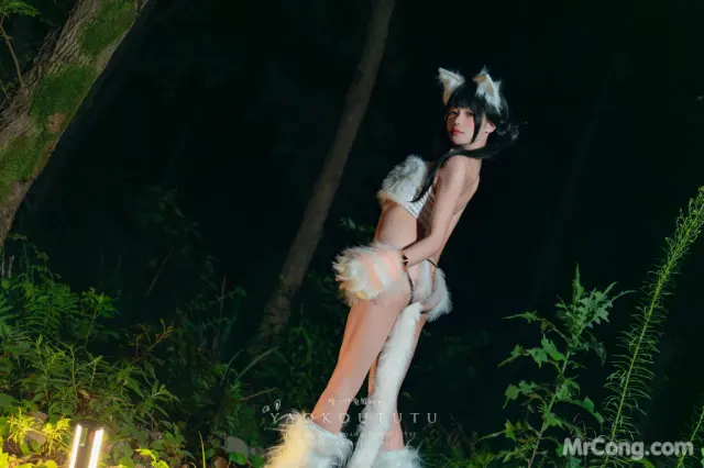 Coser@黏黏团子兔: 八月订阅『狐灵』& LIKEY (55 photos + 1 video)