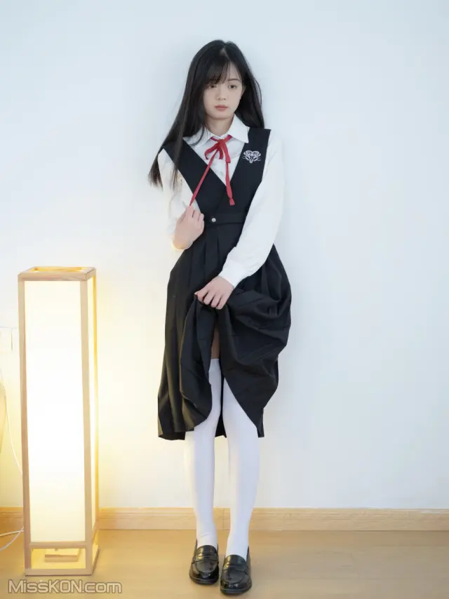少女秩序 – 晞可 束缚衣白虎极品嫩妹 (124 photos + 1 video)