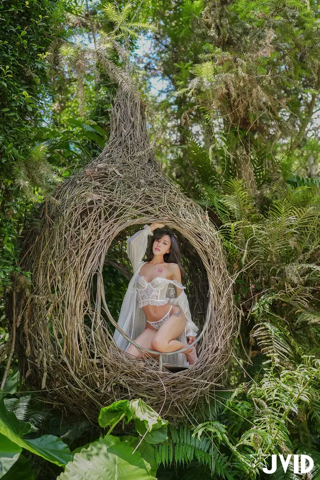 [JVID] Lara 雙囍: 絕美の誘惑 (101 photos + 1 video)