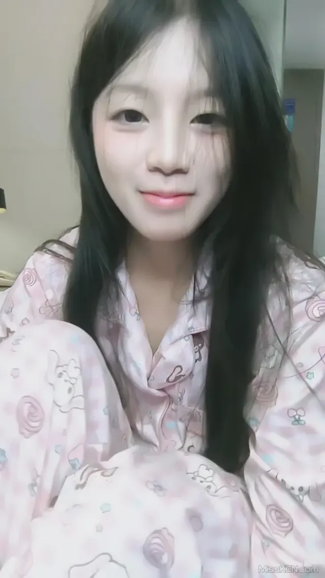 你的小月月: 人气尤物推荐 纯欲小仙女的快乐生活 (34 photos + 3 videos)