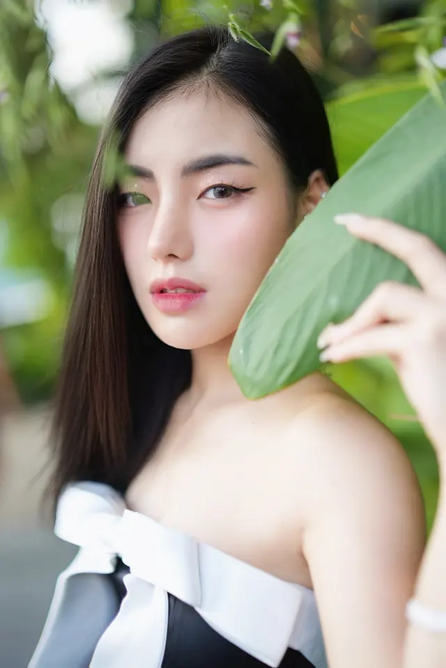 SiS Magazine P2 (252 photos)